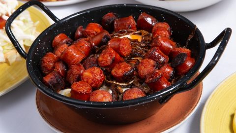 Chistorra al vino tinto – baszk sütőkolbász vörösborban