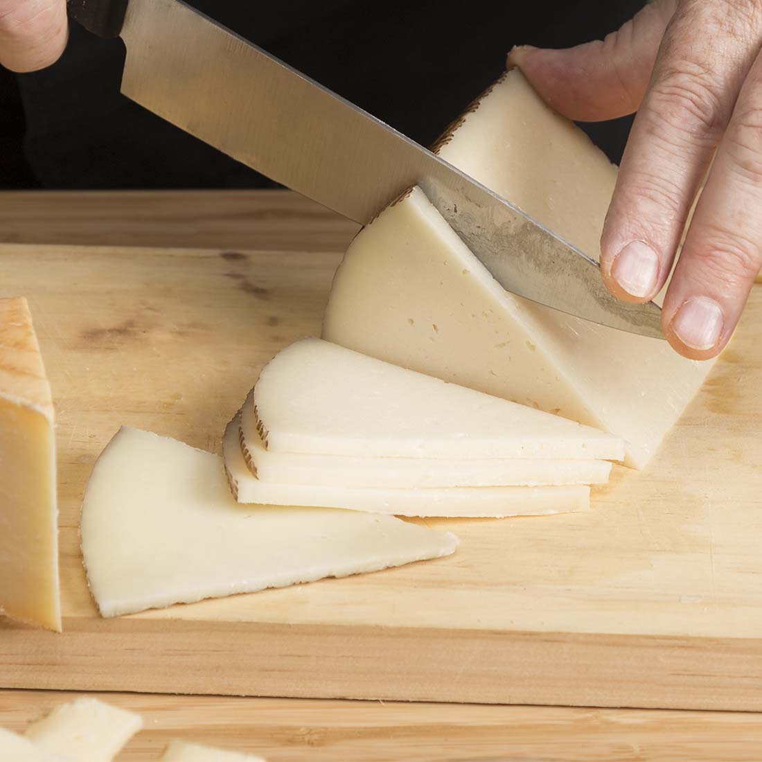 Manchego sajt, "curado", 6 hónapig érlelt