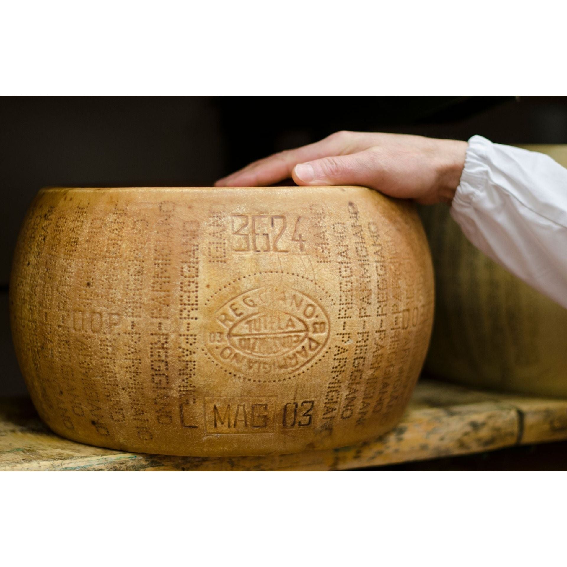 Parmigiano-Reggiano sajt, 24 hónapig érlelt, Latteria Nuova Mandrio